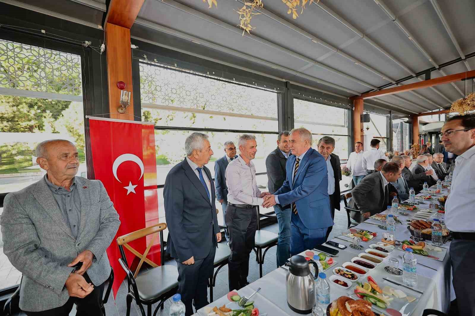 Vali Coşkun ve Başkan Zolan muhtarlarla buluştu