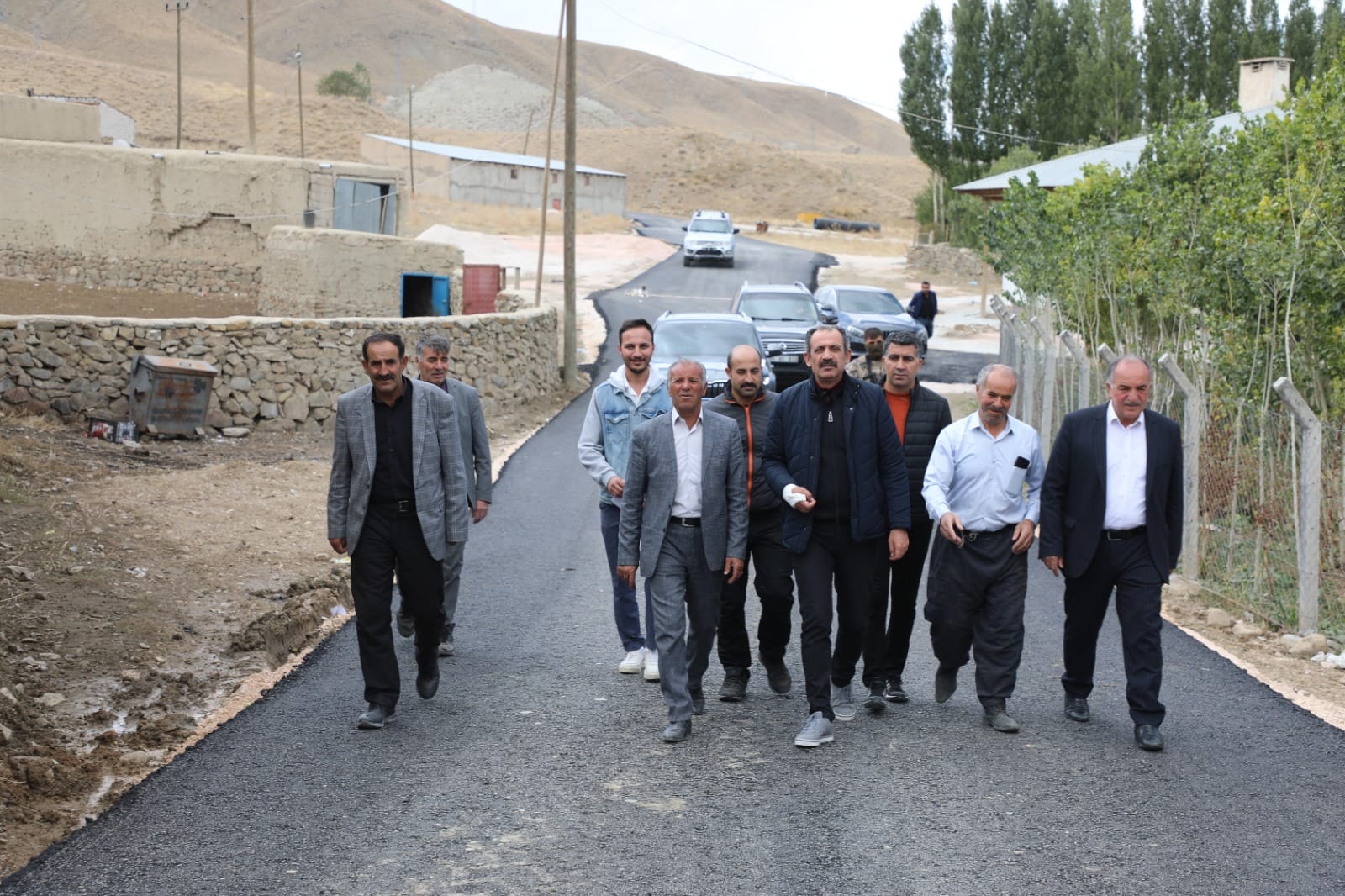 Gürpınar Belediyesinden Hoşab Mahallesine Asfalt Çalışması