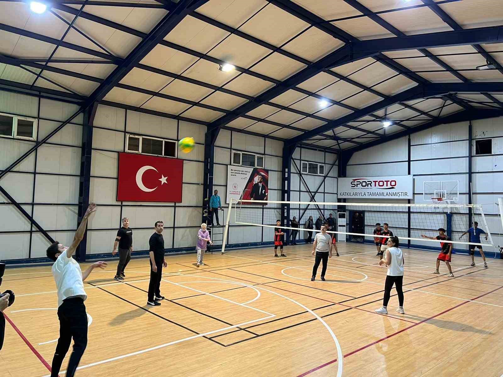 Çukurca’da voleybol turnuvası yapıldı