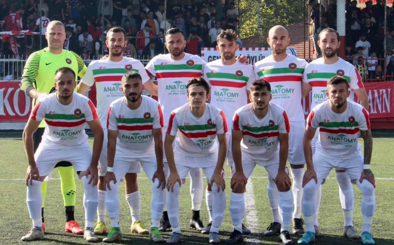 Yeşil sahalarda görülmemiş olay, hakem maçı bitirdikten sonra tekrar başlattı