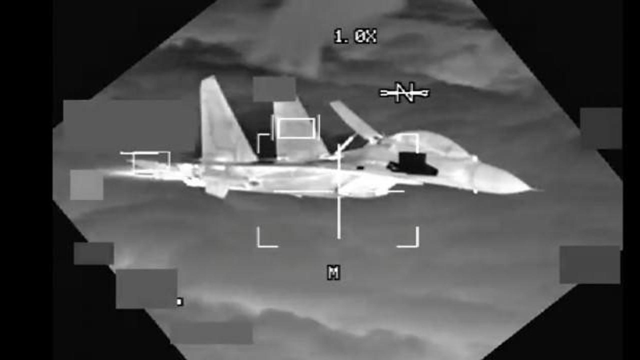 Çin savaş jetinden ABD uçağına müdahale