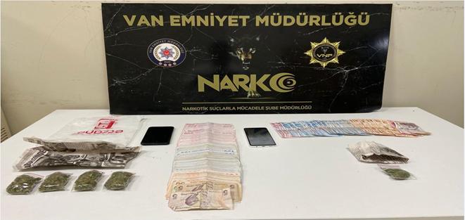 Van’da uyuşturucu satıcılarına operasyon düzenlendi