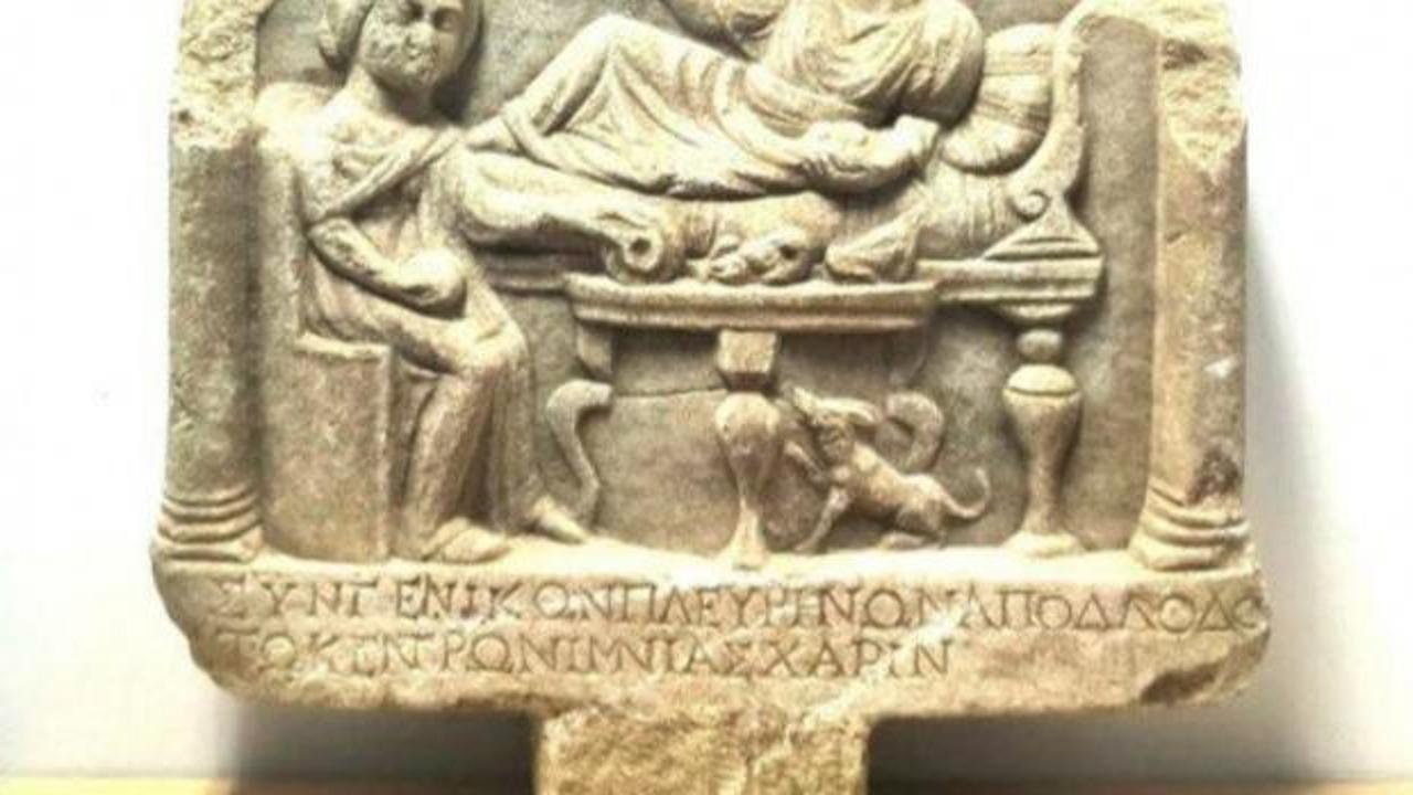Denizli’de Roma dönemine ait mezar steli ele geçirildi