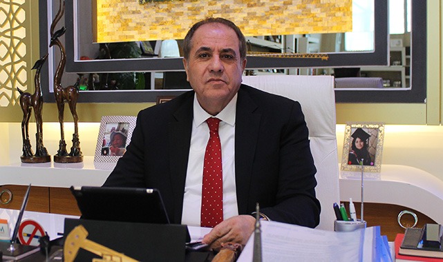 İş Adamı Kandaşoğlu yeni yapılan Halk Kütüphanesine övgüler dizdi