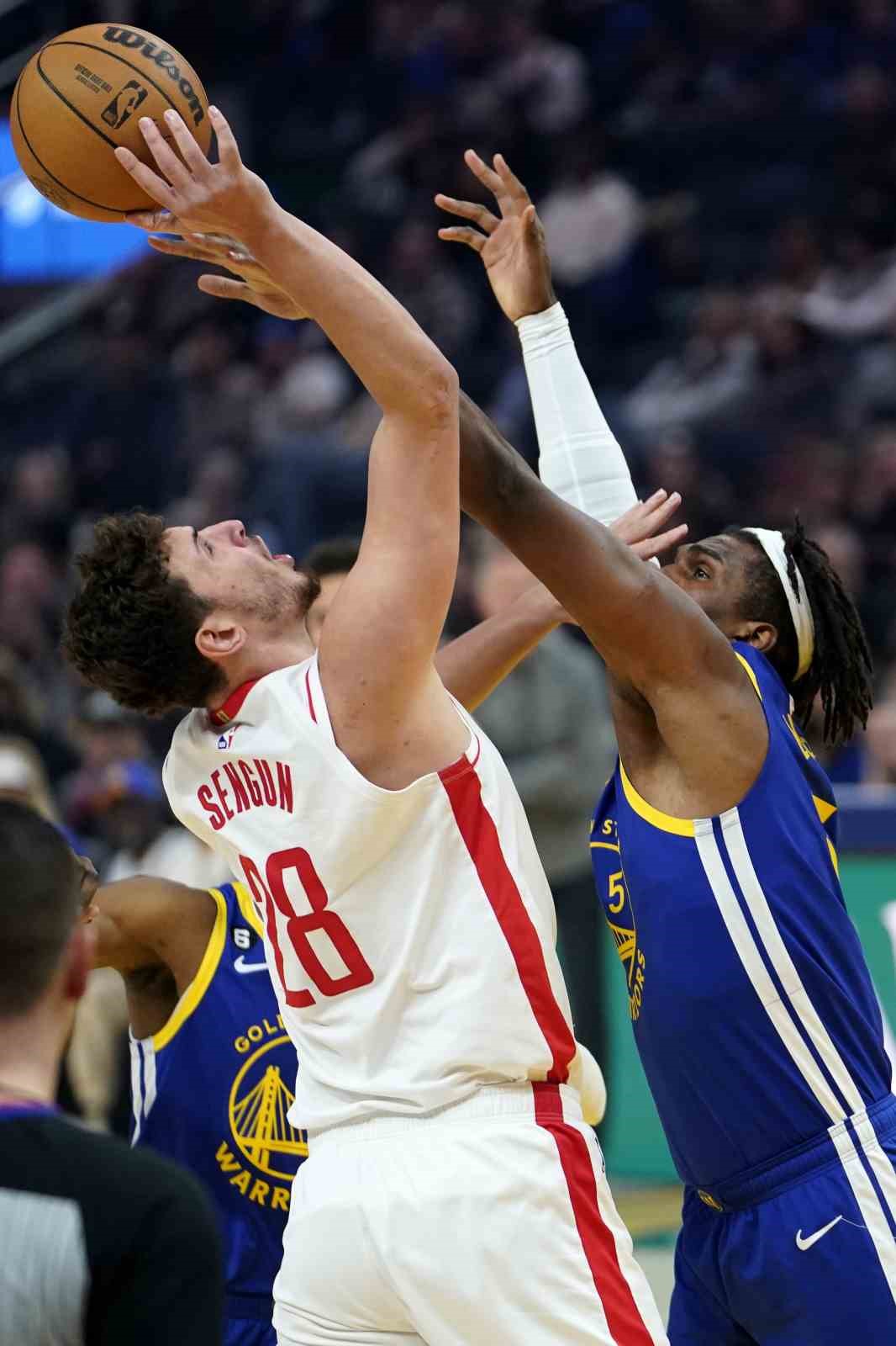 Cedi Osman’lı San Antonio, Clippers’a mağlup oldu