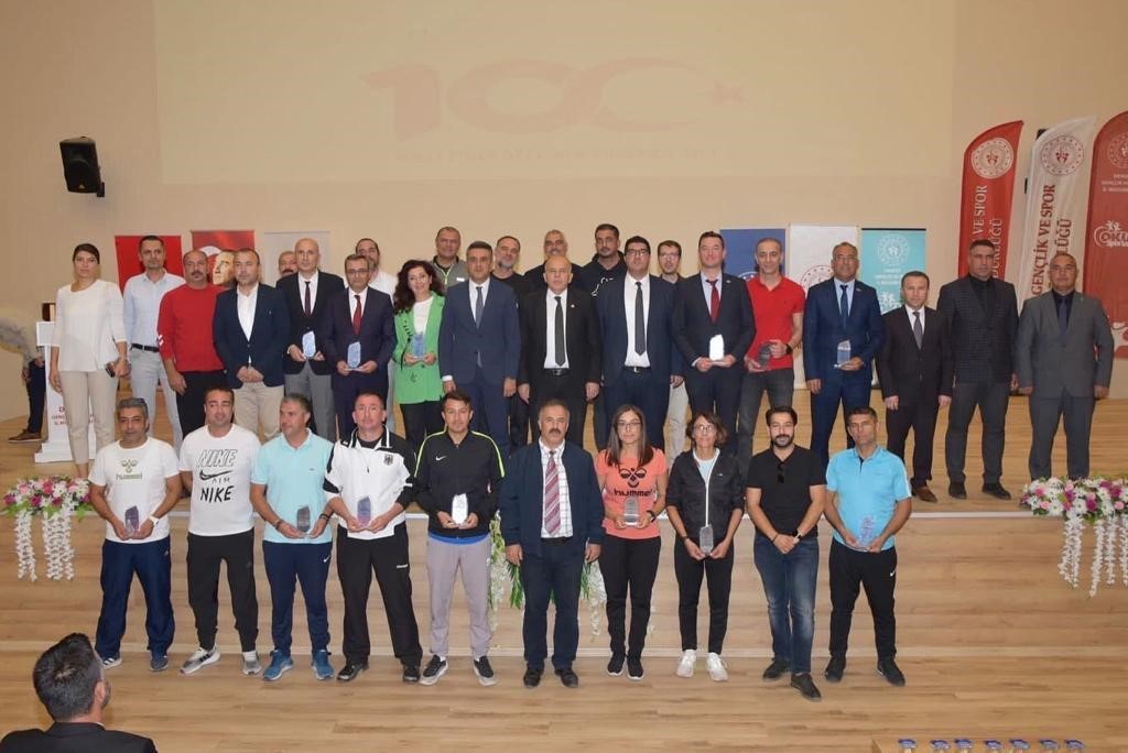 Denizli’de okul sporları maratonu başladı