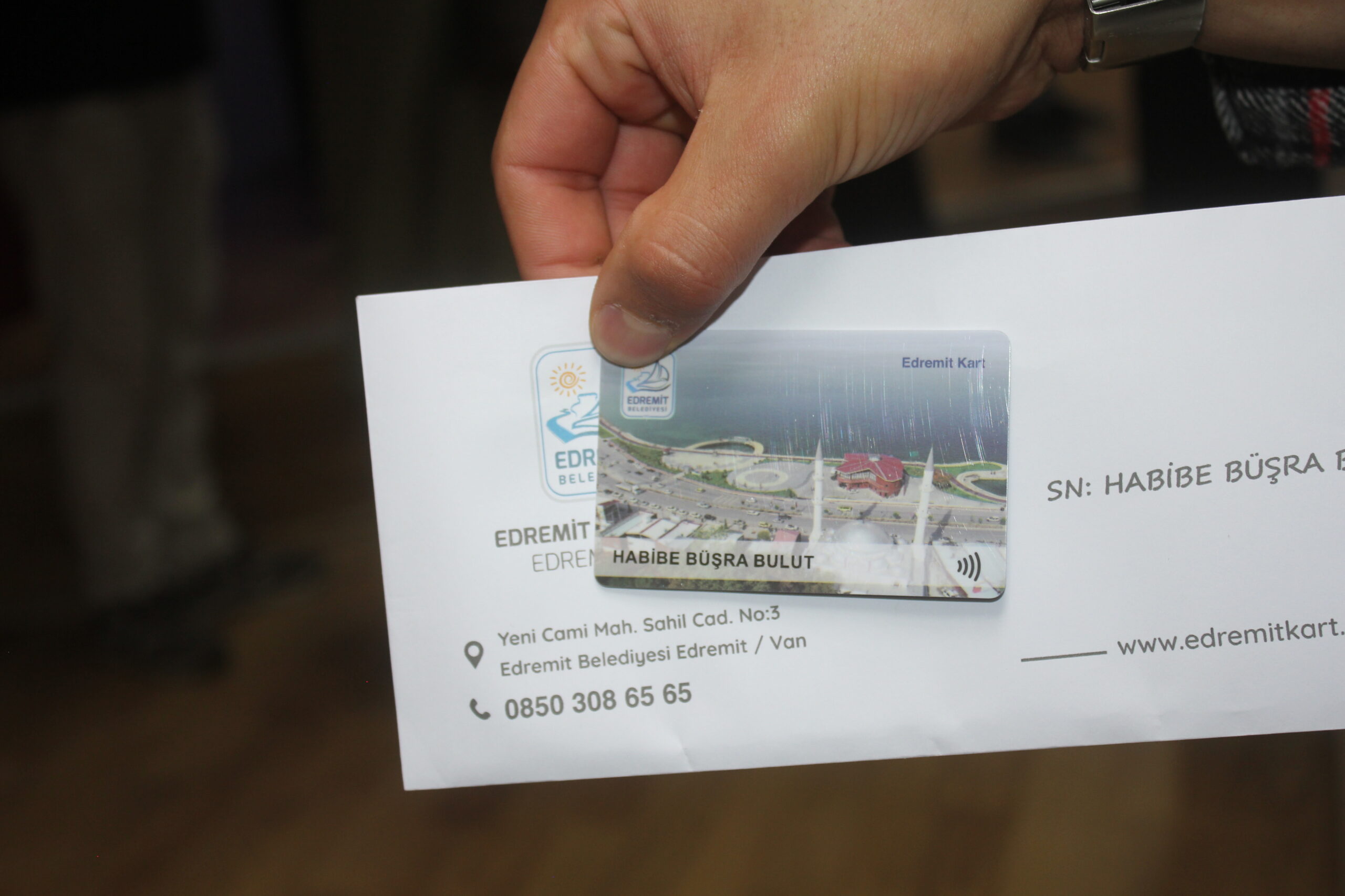 Van YYÜ öğrencilerine 6 aylık ulaşım kartı verildi