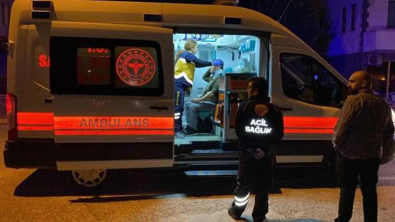 Kocaeli’nde servis minibüsü ile otomobil çarpıştı: 3 yolcu yaralı