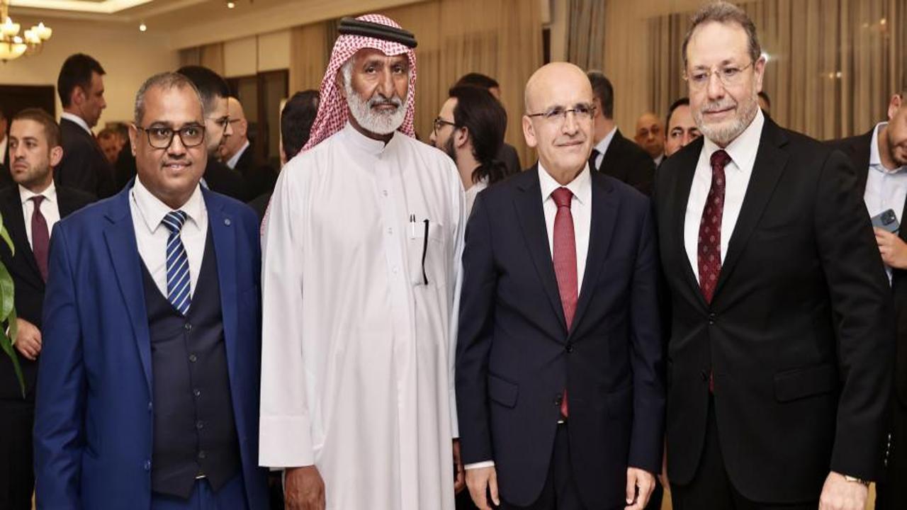 Mehmet Şimşek, Doha’da yatırım toplantısına katıldı
