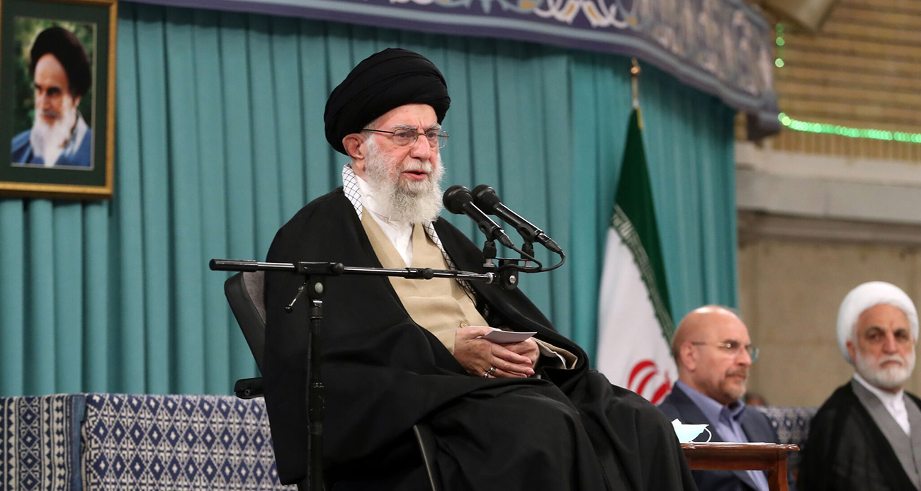 Hamaney’den İbranice paylaşım: “Bu felaketi başınıza siz getirdiniz”