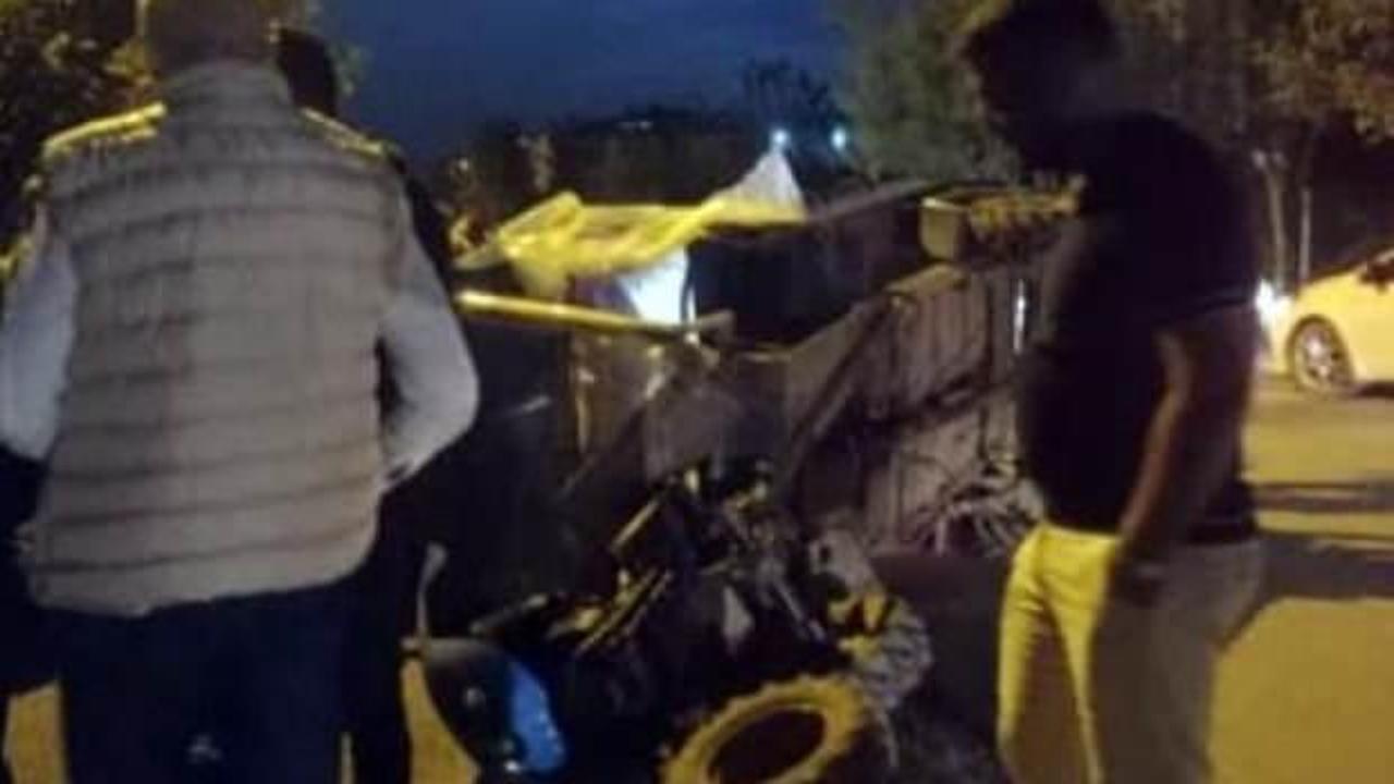 Tarım aracı devrildi: 8 yaralı