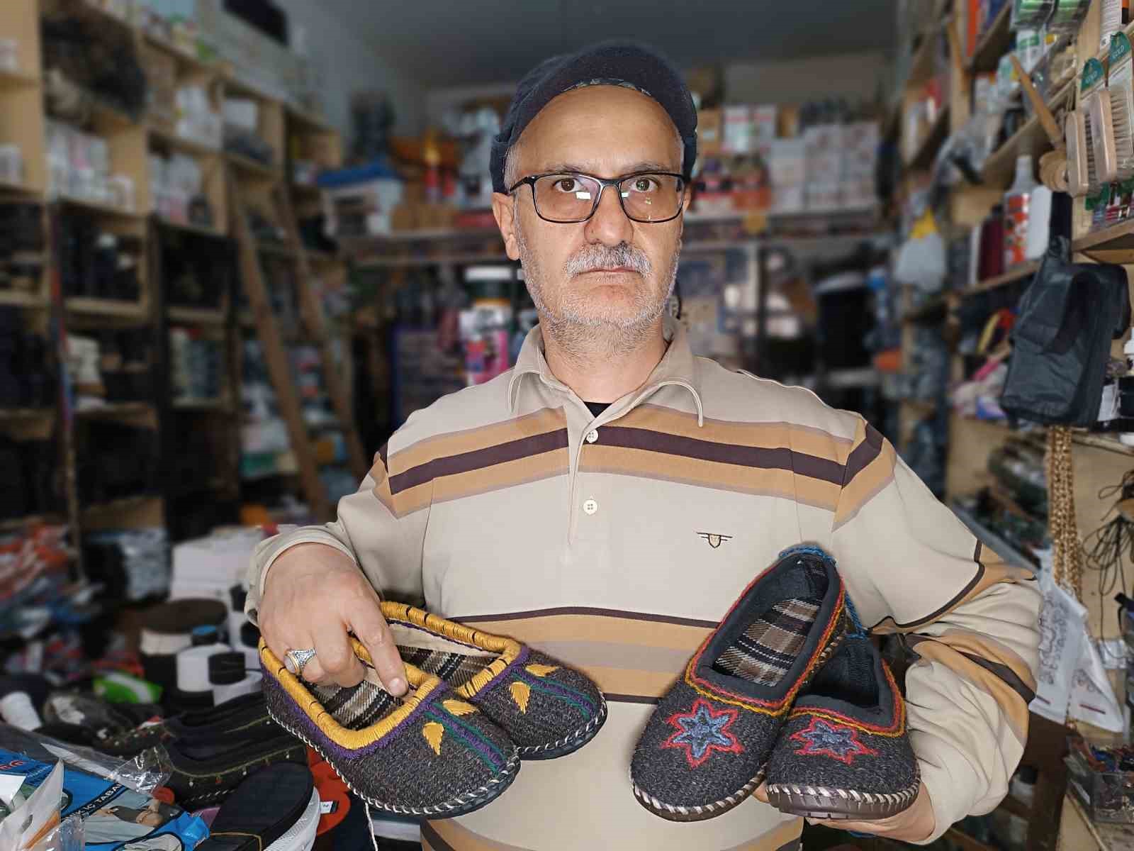 Van’ın asırlık ayakkabısı usta ellerde hayat buluyor