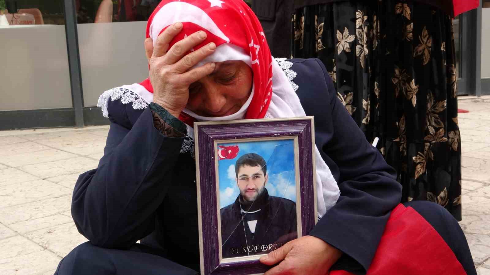 Evlat nöbetindeki Saliha Mert: “HDP’nin İsrail’den farkı yok”