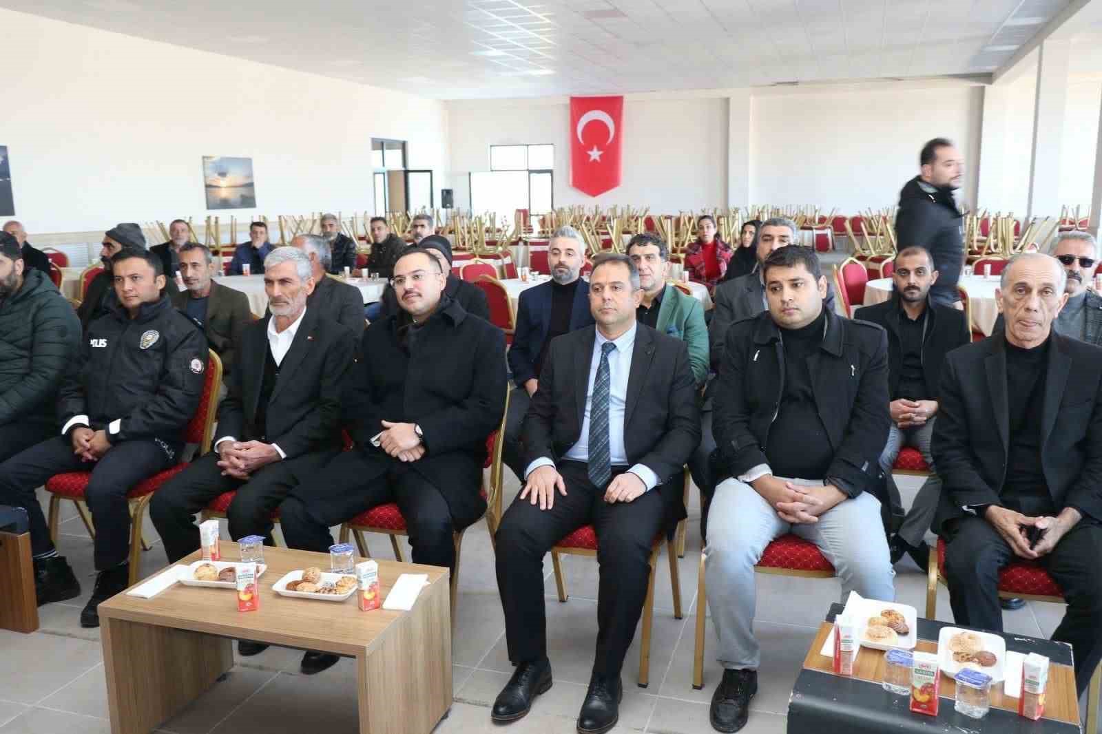 Elazığ’da bal süzme makinesi dağıtım programı düzenlendi