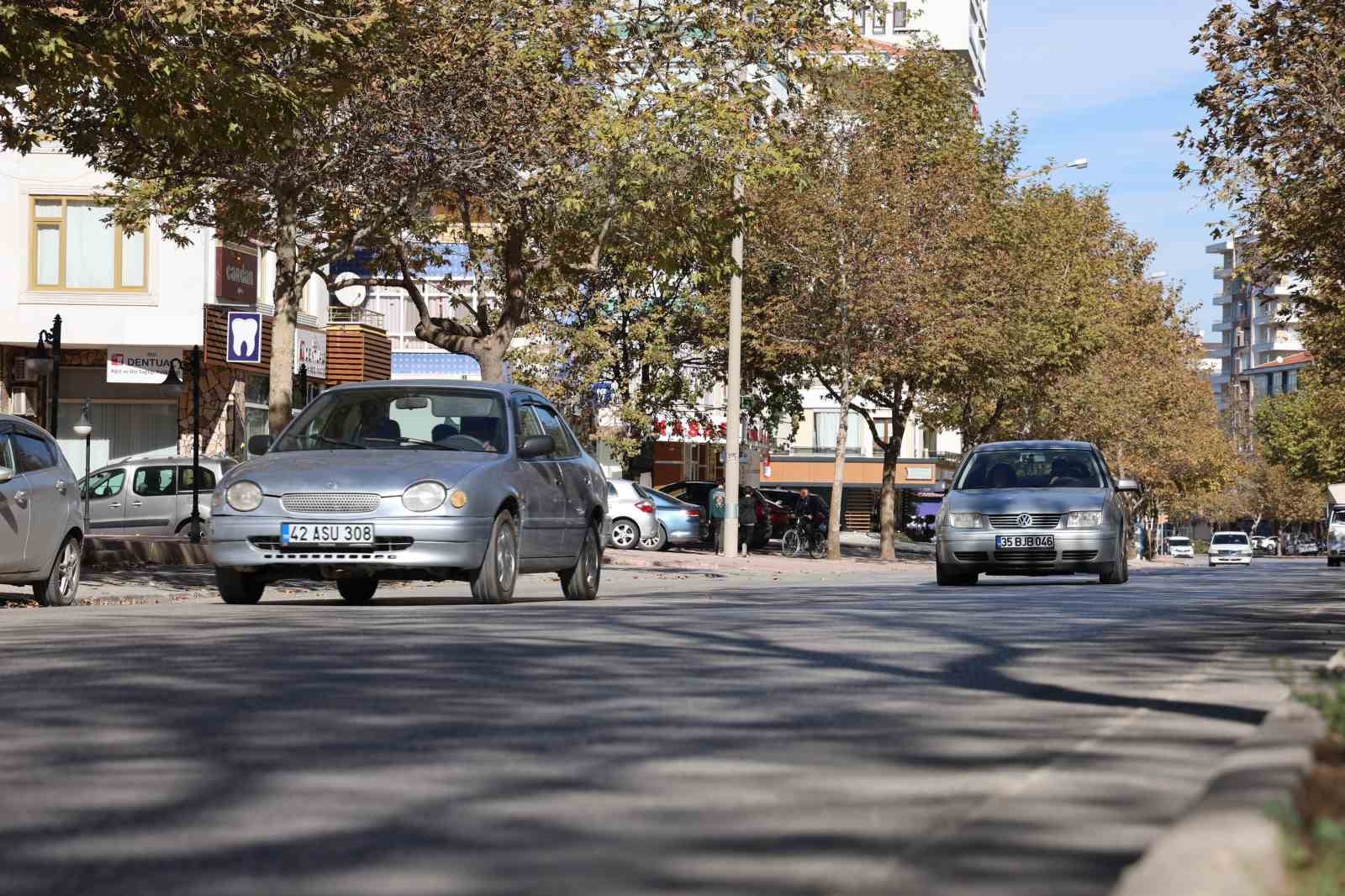 Sürücülere sisli ve puslu havalarda güvenli sürüş uyarısı