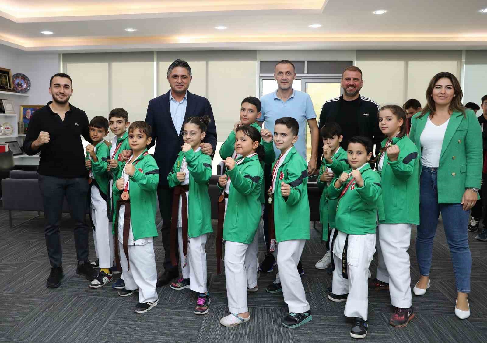 Aliağalı sporcular madalyaya doymuyor