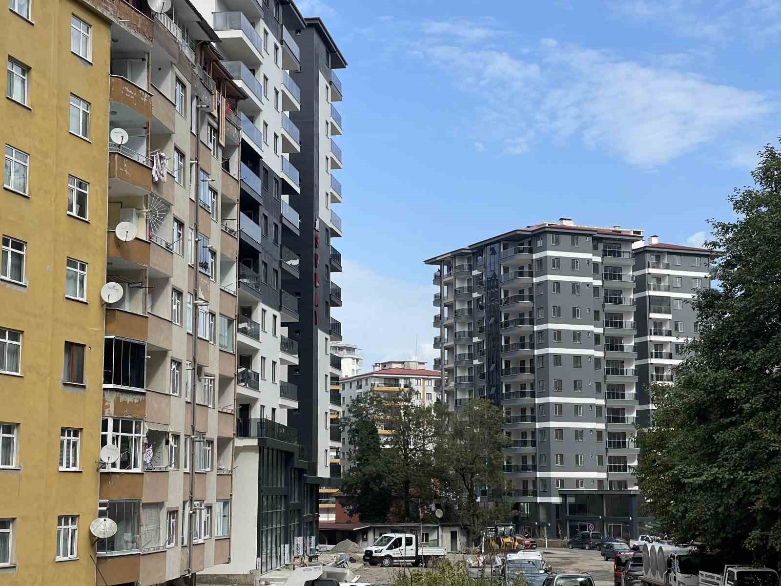 Paliç: ” ’Ev sahibi istedi’ diye yüksek fiyatta ilan verilmemeli”