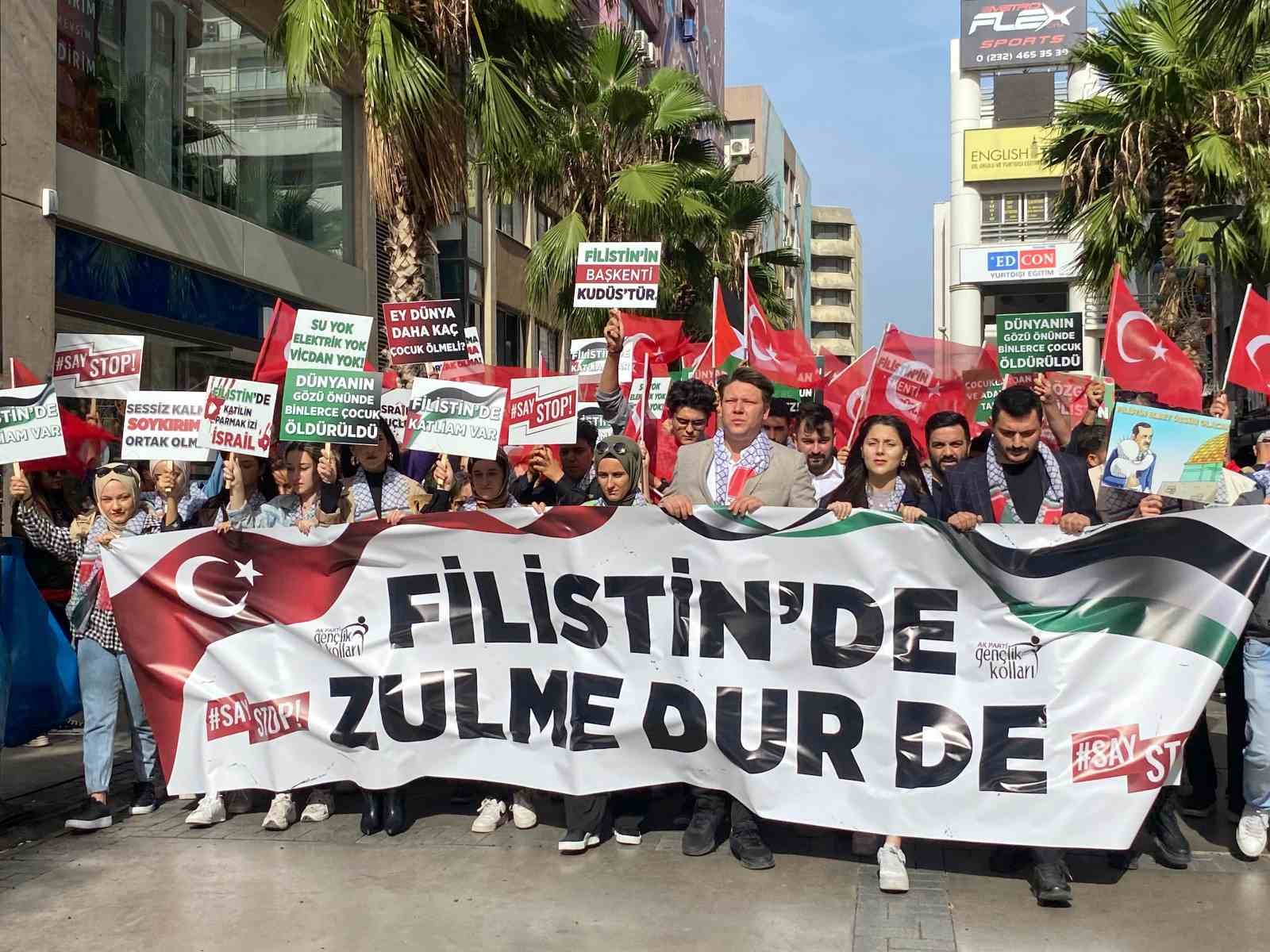 İzmir’de AK Partili gençler, Gazze için yürüdü
