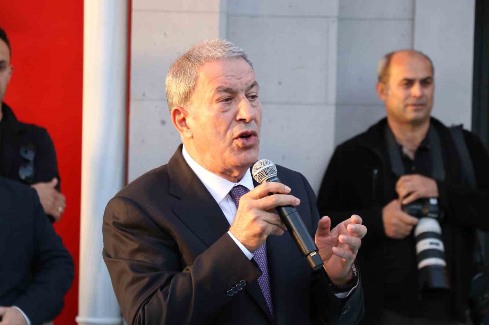 Milli Savunma Komisyonu Başkanı Akar: “Biz hür doğduk, hür yaşarız”