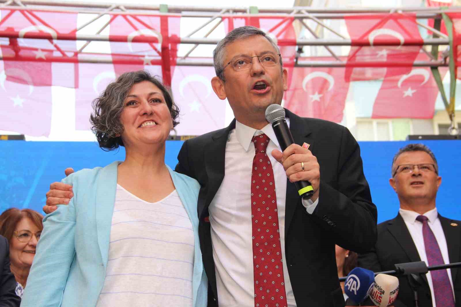 Özel CHP’nin iktidar yürüyüşünü Manisa’dan başlattı