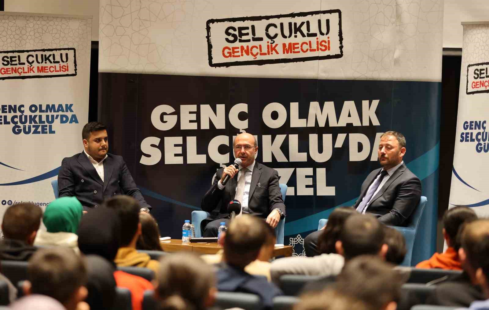 Başkan Pekyatırmacı: “Her zaman gençlerimizin, öğrencilerimizin yanındayız”