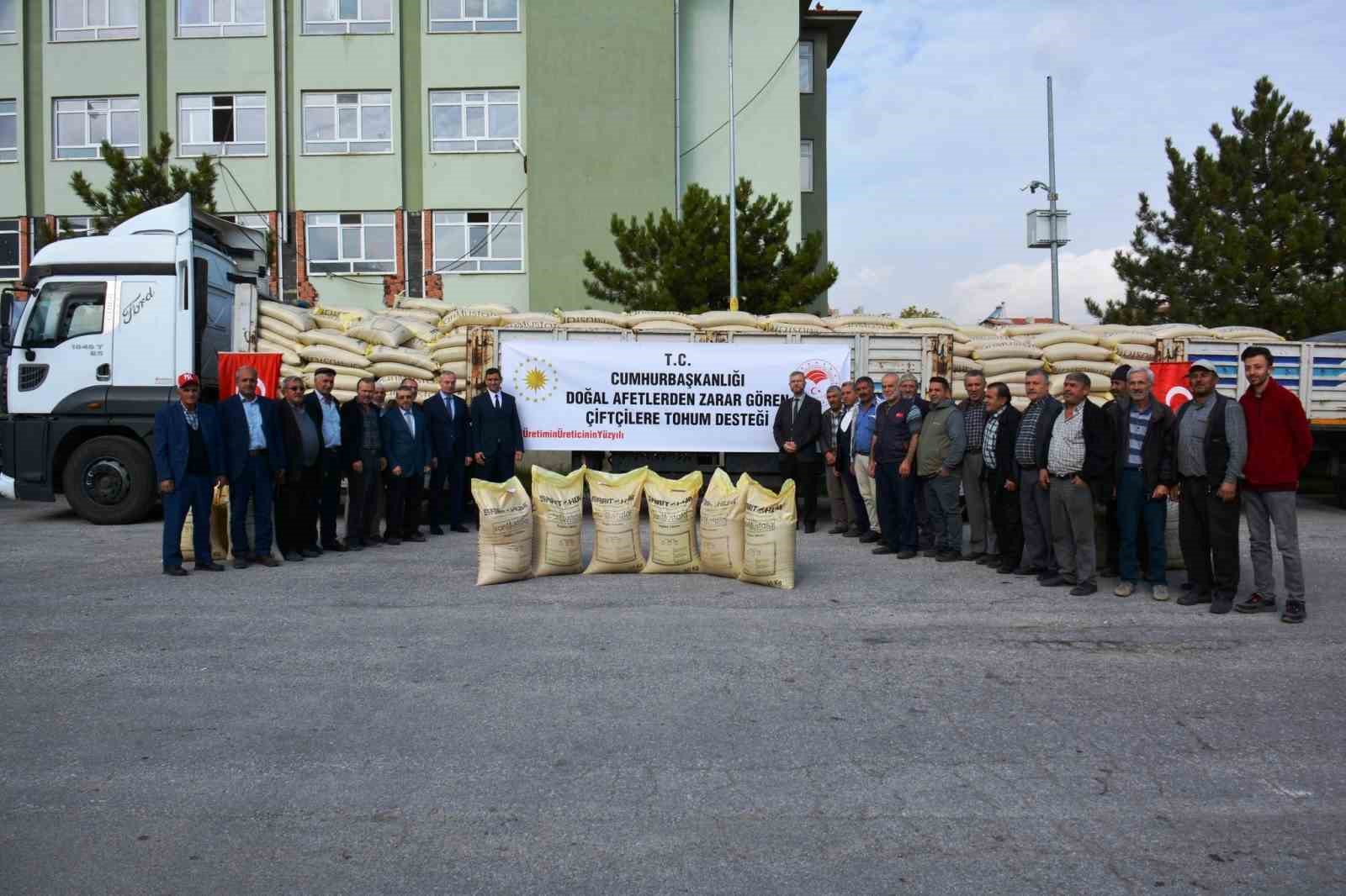 Kütahya’da doğal afetlerden zarar gören 510 çiftçiye buğday tohumu desteği