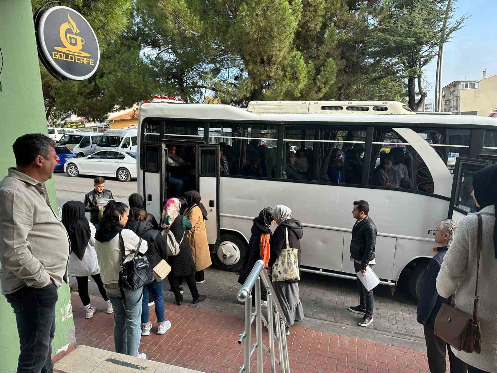 Gediz’de yeni açılacak fabrikada hedef 3 bin istihdam