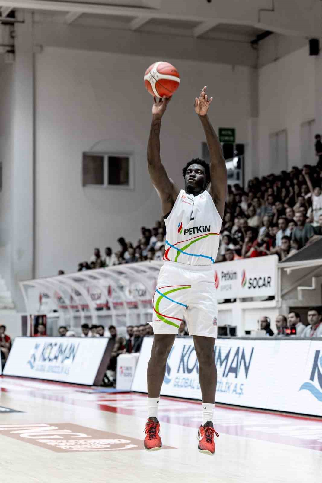 Aliağa Petkimsporlu Khyri Thomas, haftanın 5’ine seçildi