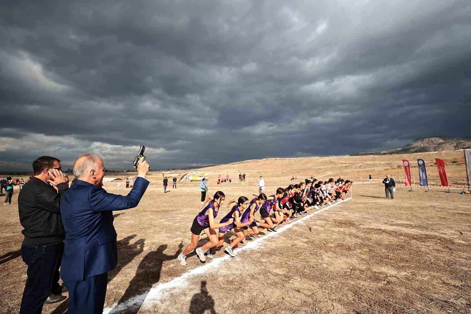 265 sporcu Pamukkale’de koştu