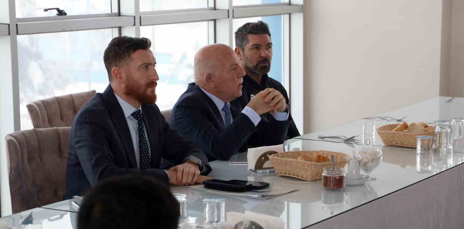 Başkan Sekmen’den Erzurumspor’a moral ziyareti