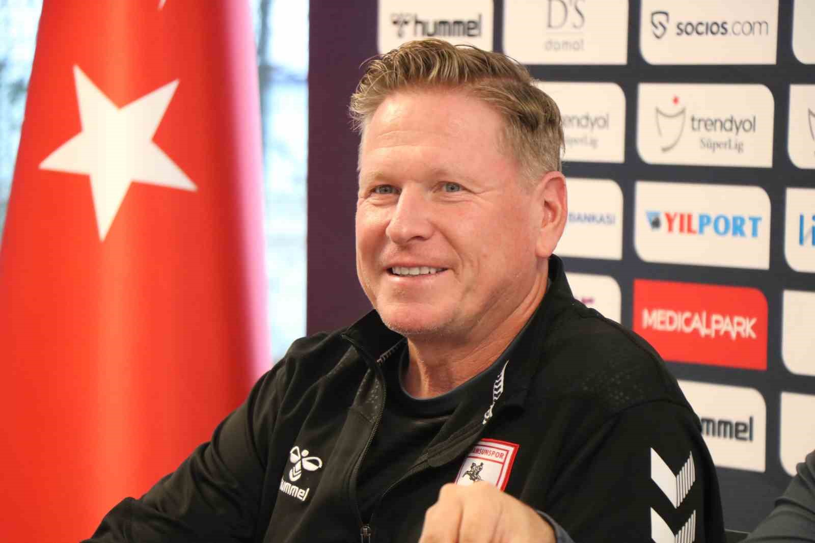 Gisdol: “Beşiktaş maçından galibiyetle ayrılmak istiyoruz”