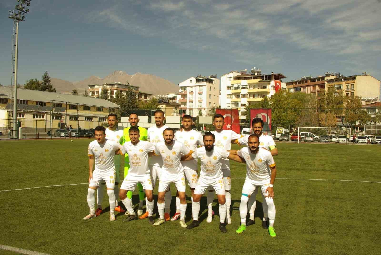 Develigücü antrenörü Erkan Demirel: “İlk 4 takım arasında olmak istiyoruz”