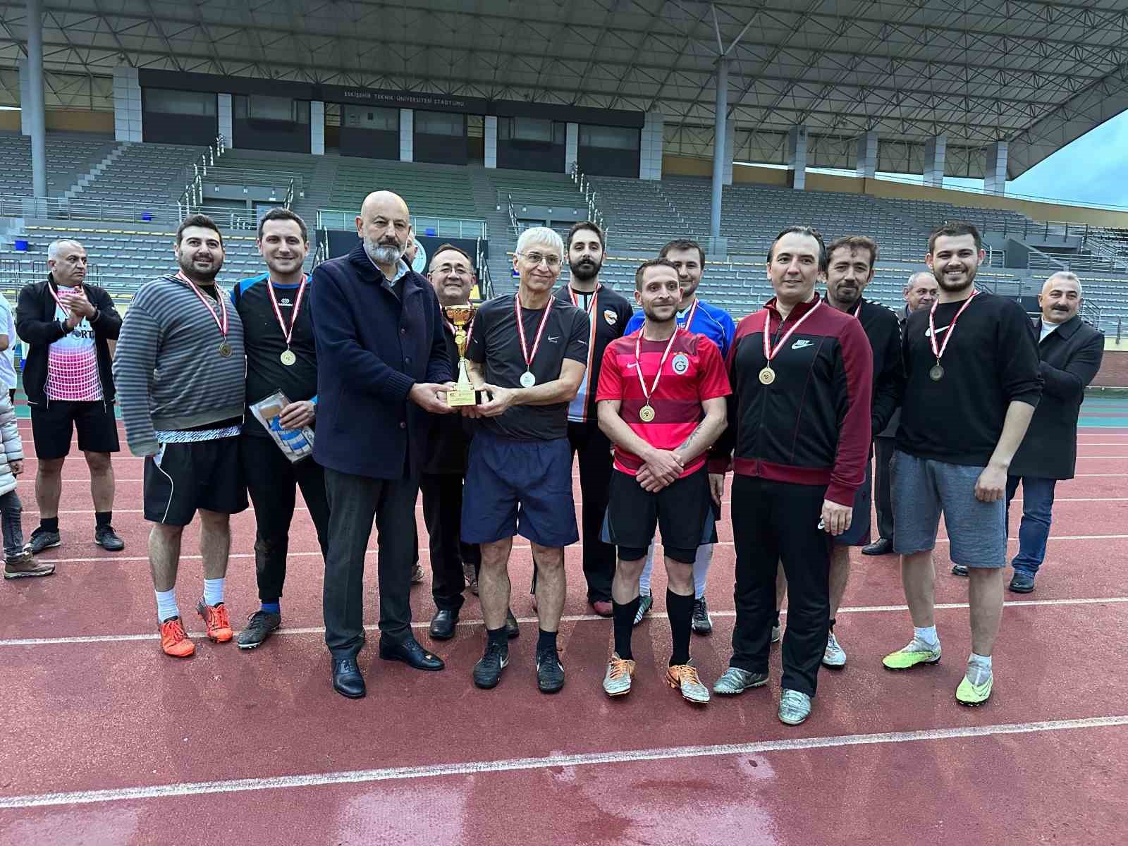 TFF yöneticisinden ESTÜ’ye övgü dolu sözler