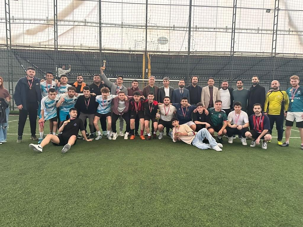 Burhaniye’de Turizm İşletmeciliği Bölümü şampiyon oldu