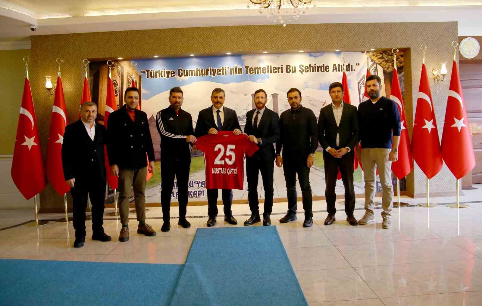 Erzurumspor’dan Vali Çiftçi’ye ziyaret