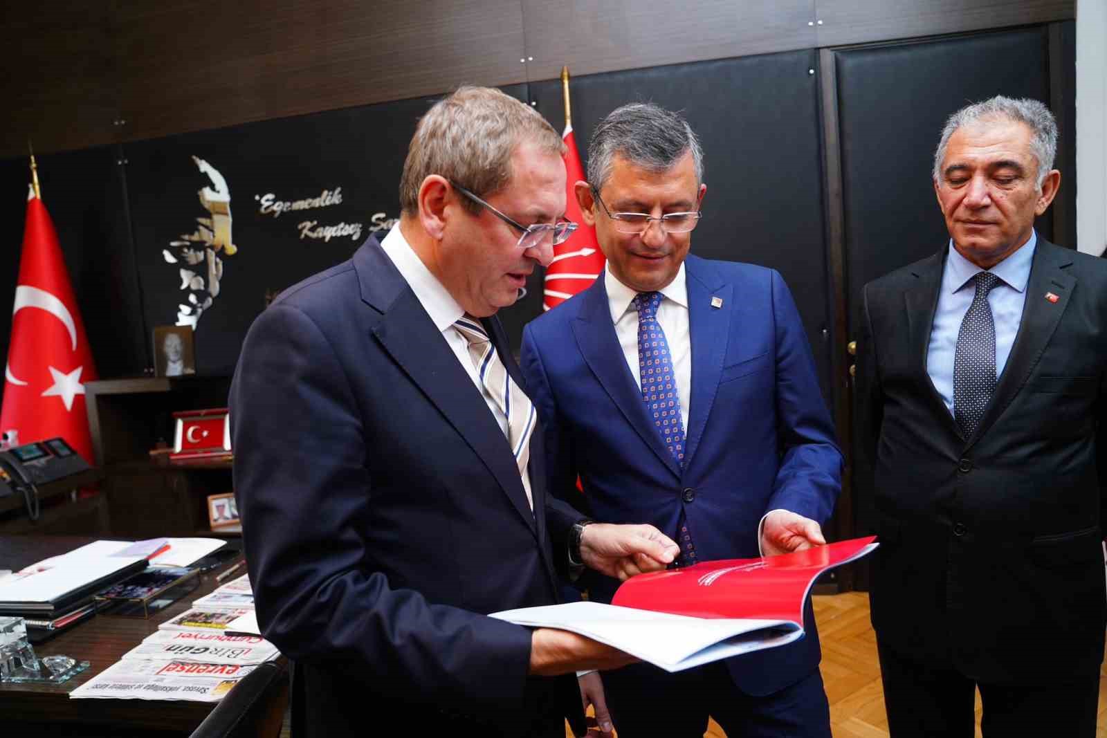 CHP Lideri Özel ile geleceğin Ayvalık’ını konuştular