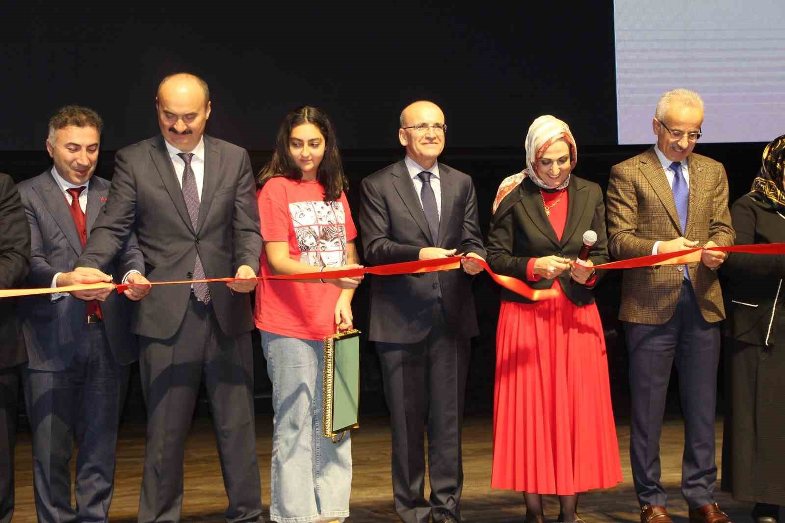 Bakan Şimşek: “Bütün uluslararası kurallar ve hukuk ayaklar altına alınabiliyor”