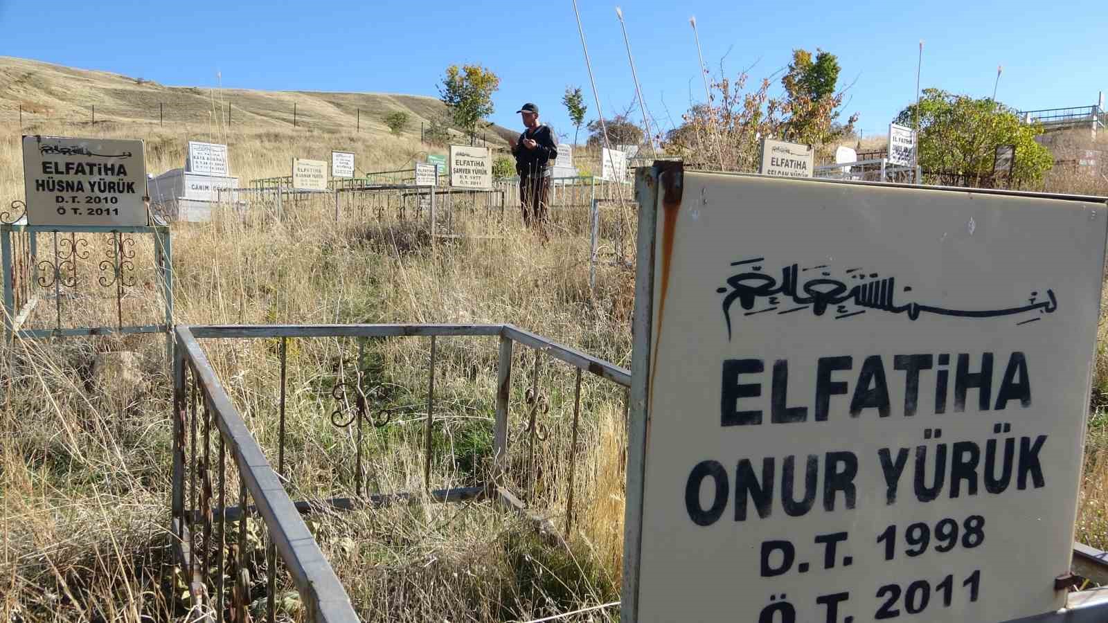 12 yıldır dinmeyen acı: Depremde eşini ve 3 çocuğunu kaybetti