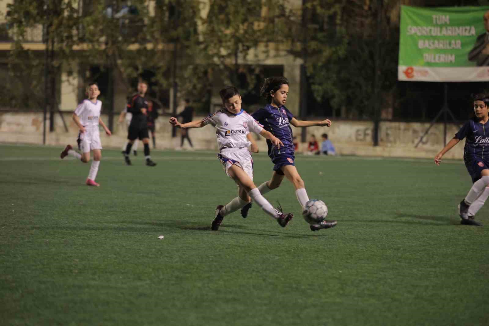 Efeler 100. Yıl Cup Şampiyonu ’Altınordu’ oldu