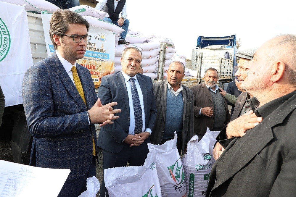 Erciş’te çiftçilere büyük destek