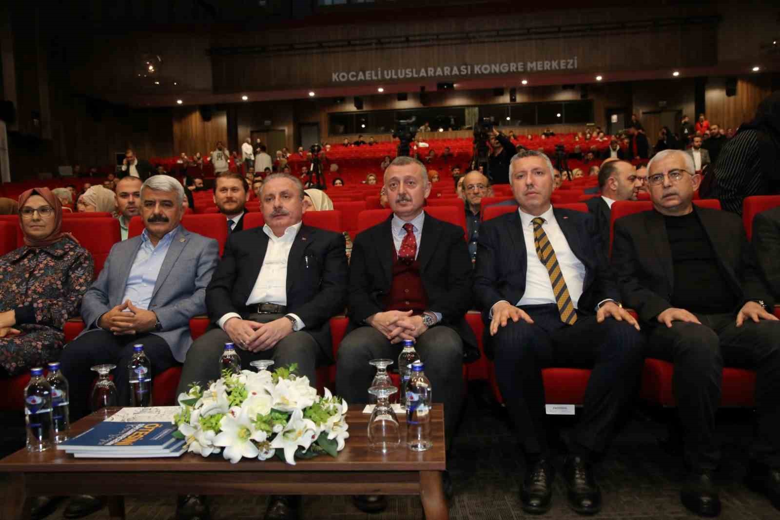 Mustafa Şentop: 