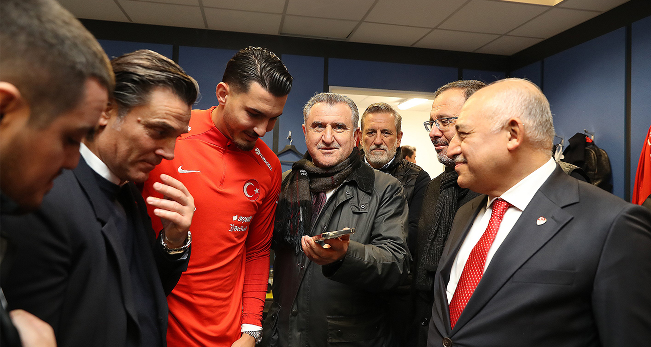 Cumhurbaşkanı Erdoğan, A Milli Futbol Takımı’nı telefonla tebrik etti