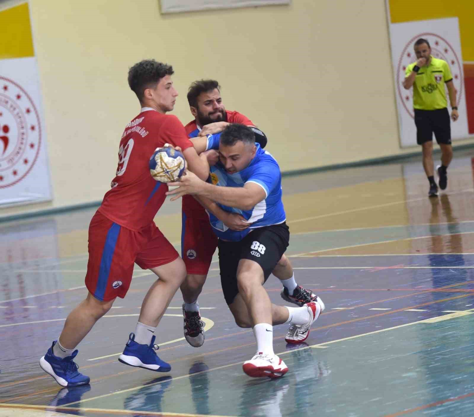 Yunusemre hentbolda 2’de 2 yaptı