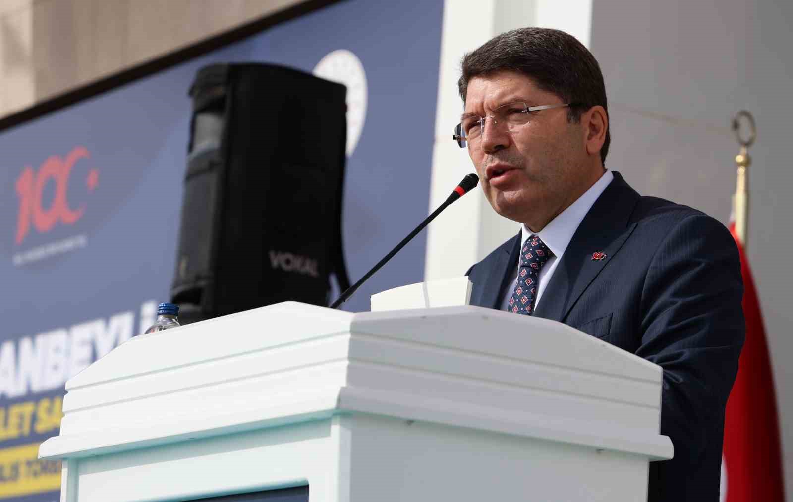 Adalet Bakanı Tunç: “Bu katliamı gerçekleştiren katiller insanlık önünde hesap verecekler”
