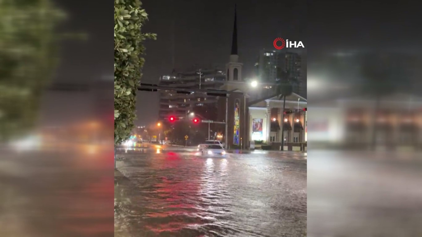 Florida’da yollar göle döndü