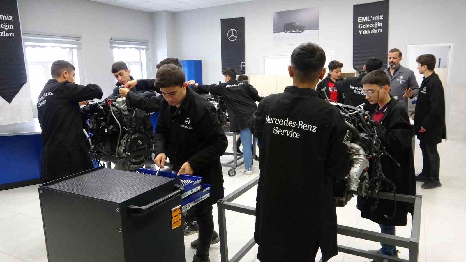 Bölgedeki okulların malzeme ihtiyacı Van’daki meslek lisesi tarafından karşılanıyor
