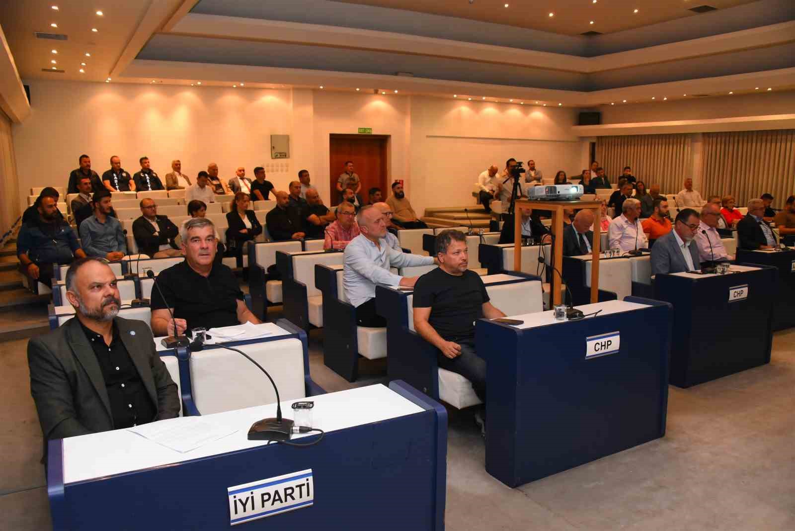 Salihli Belediye meclisi 8 maddeyi karara bağladı