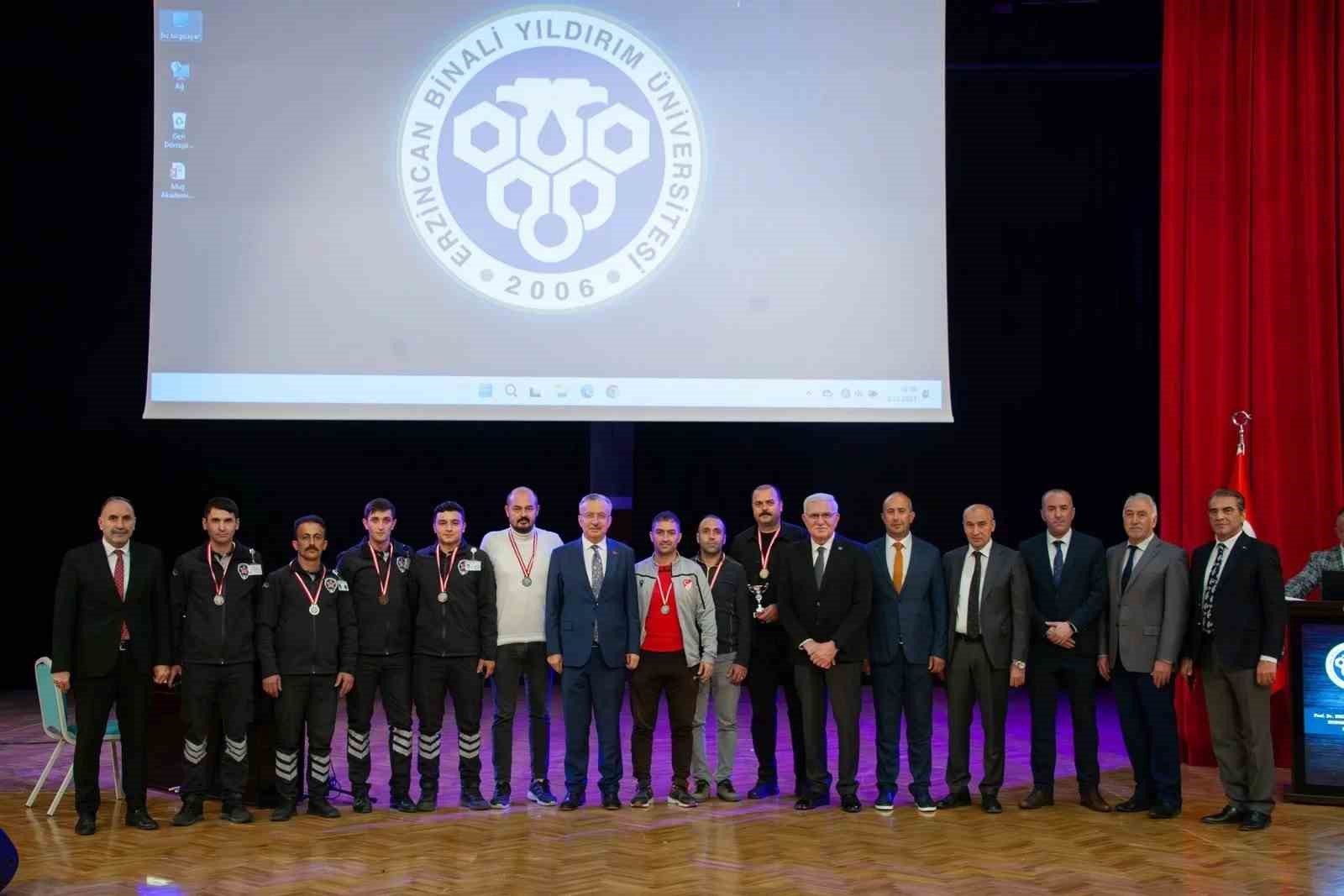 Spor müsabakalarında kupa ve madalyalar sahiplerini buldu