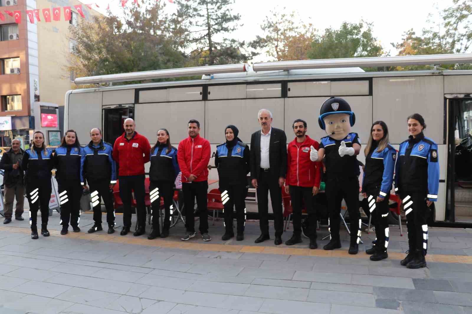 Polisten kan bağışı