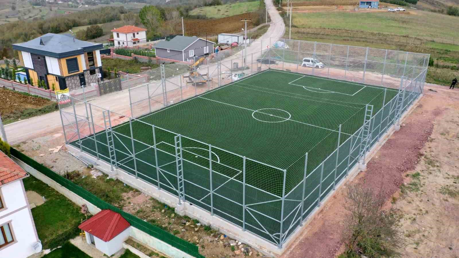 Köylere futbol sahası yapılıyor